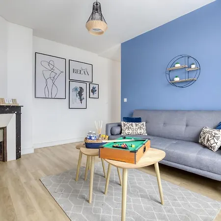 Metro 7 - Gare C - Parking Private- Easy Check-in Apartment