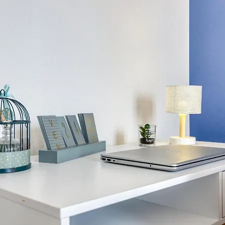 Apartment Metro 7 - Gare C - Parking Private- Easy Check-in